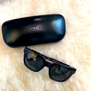 Coach black sunglasses 🕶